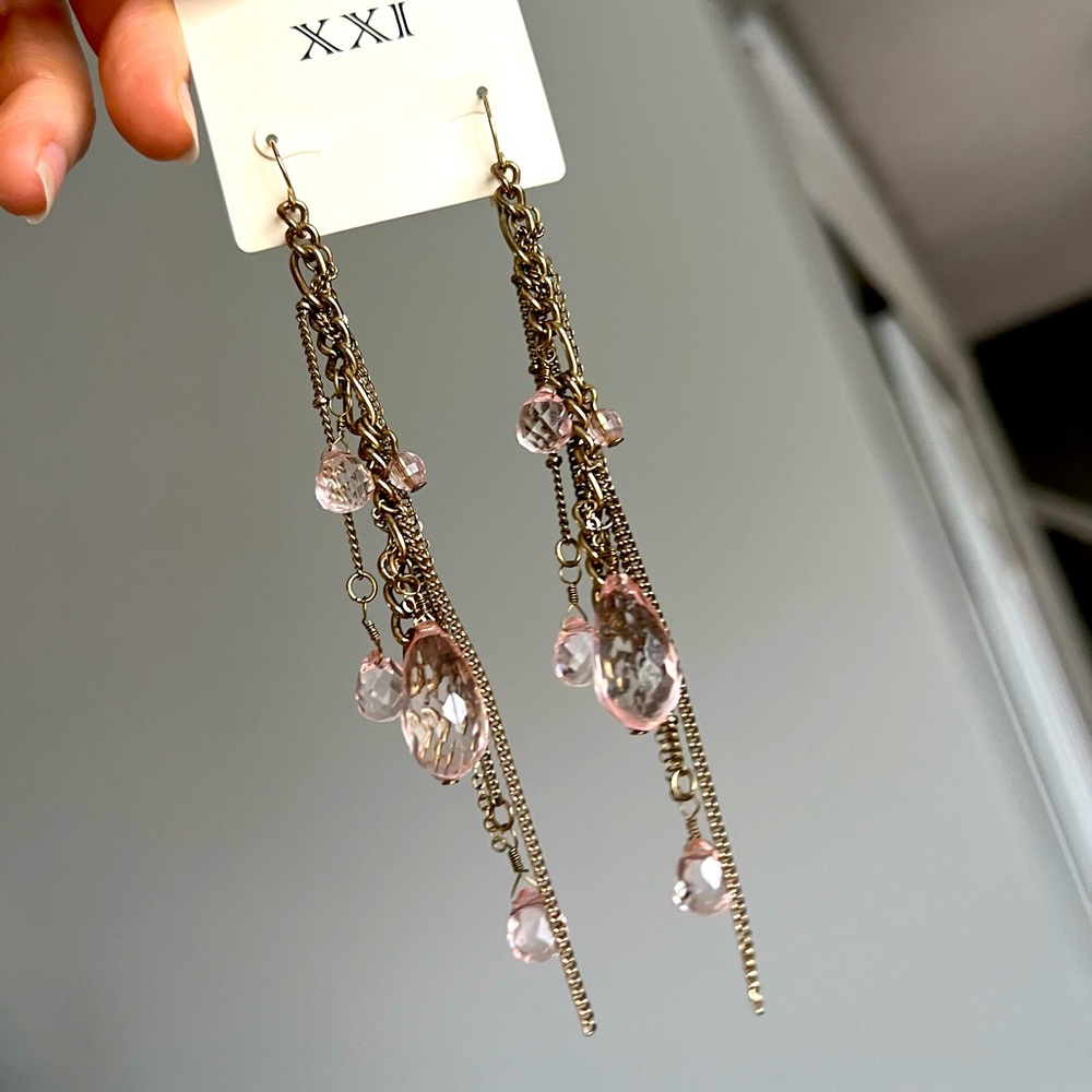 Forever 21 NWT dangle chandelier gold chain peach crystal droplet earring set